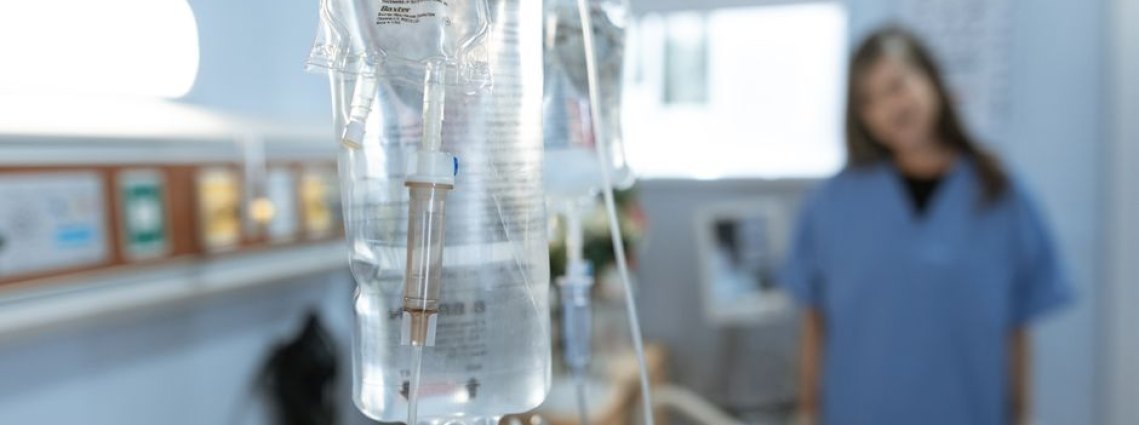 Ambiente clínico para infusão de cetamina